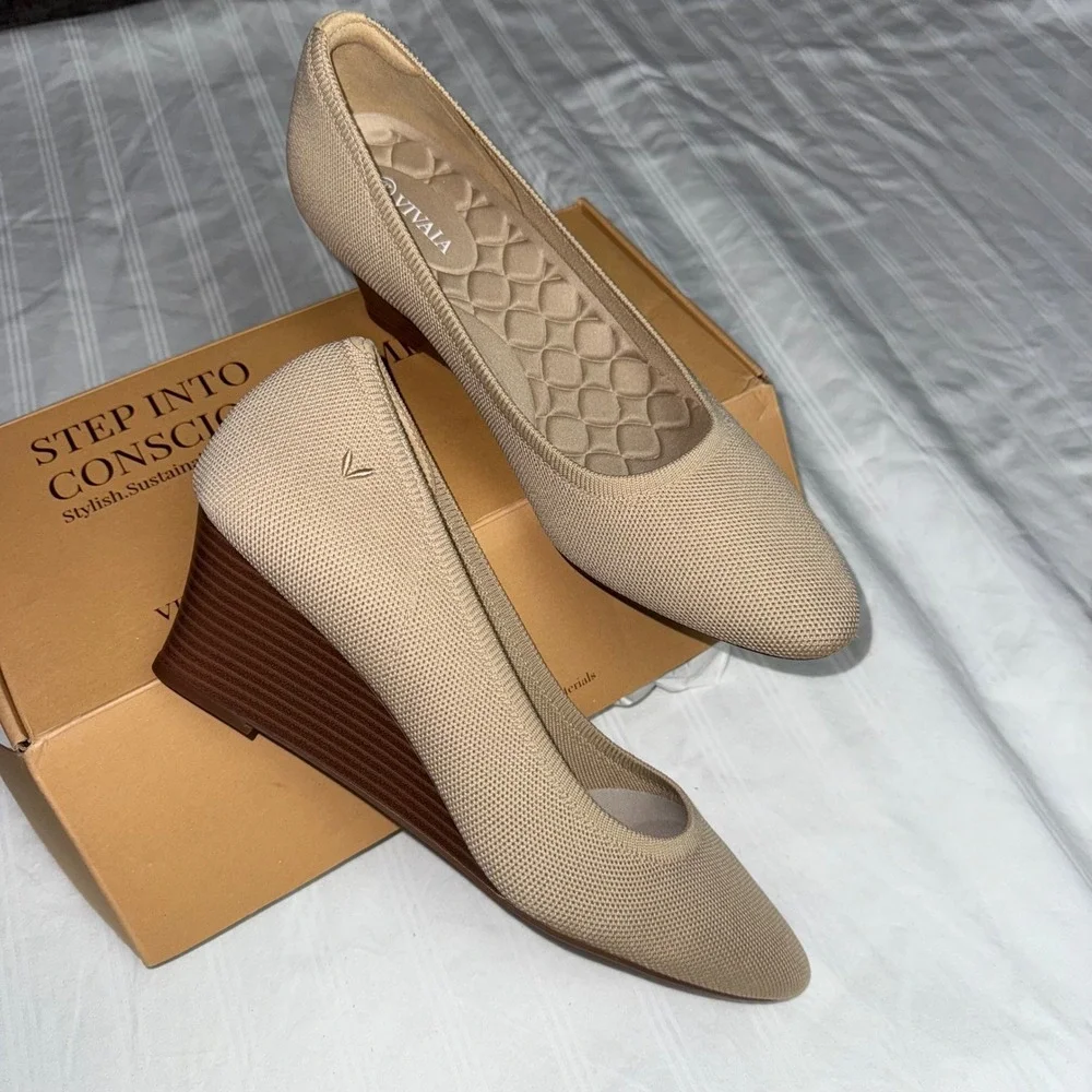 VIVAIA Wedge Almond Toe Comfortable Knit Shoes‎ Beige Size 11 EUR 43
